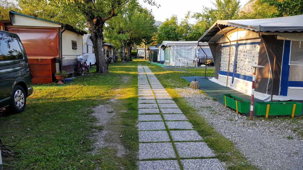 Camping Pilzone إيزِيو المظهر الخارجي الصورة